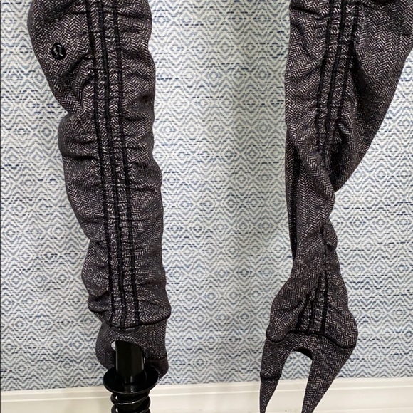 lululemon Stirrup Pants - Picture 10 of 11